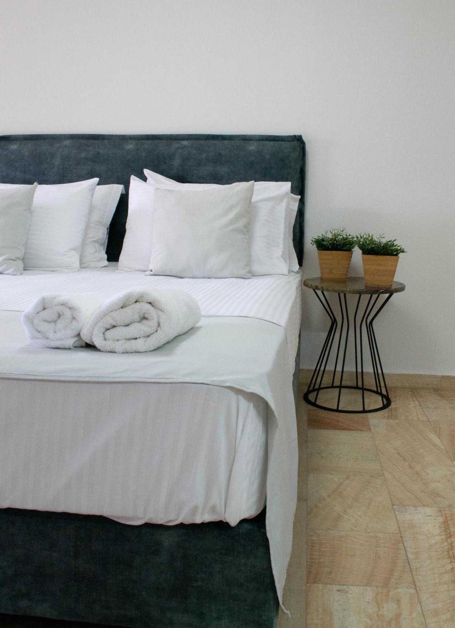 Oniropetra Luxury Suites Armakha Exterior photo